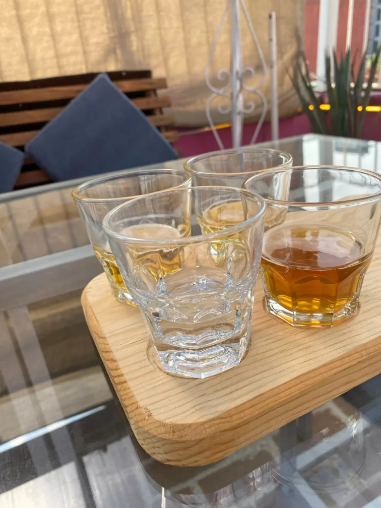 Cata de cervezas de Colima en La Terraza de Mala Vecindad: una experiencia artesanal
