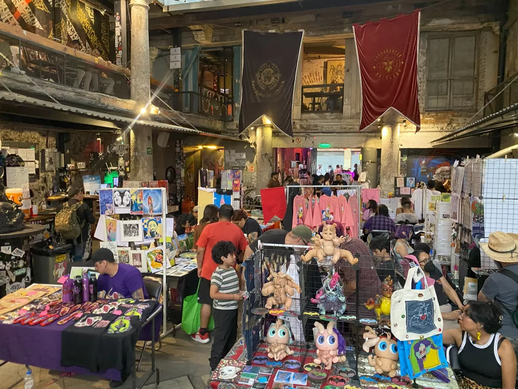Descubriendo “El Mandadito Cultural”: un tianguis que celebra el arte alternativo